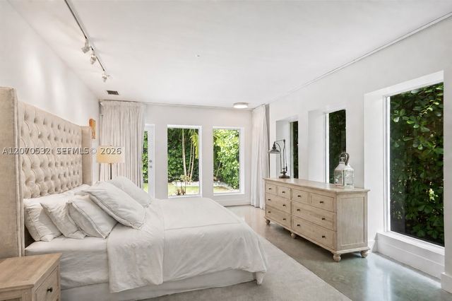 4001 Monserrate St, Coral Gables, FL 33146