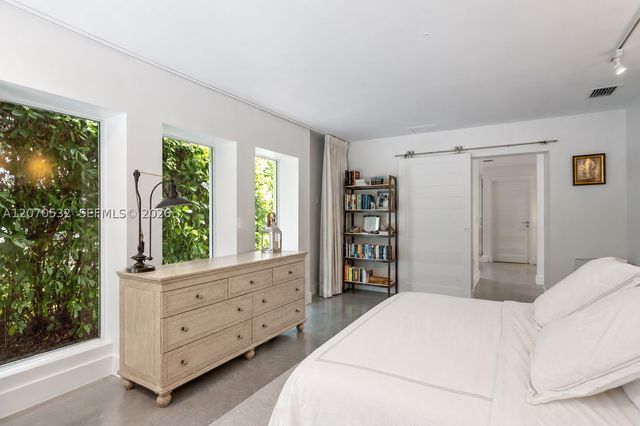 4001 Monserrate St, Coral Gables, FL 33146