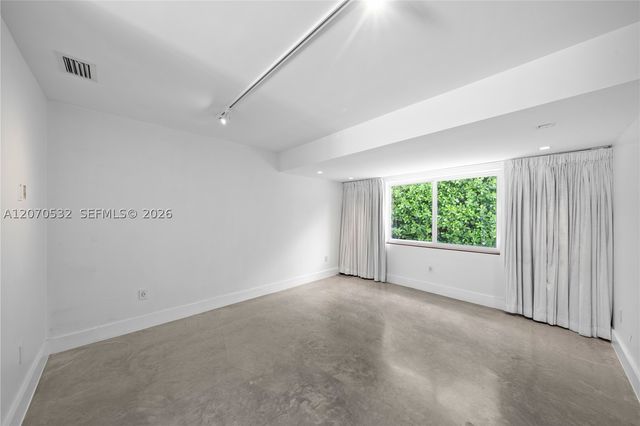 4001 Monserrate St, Coral Gables, FL 33146