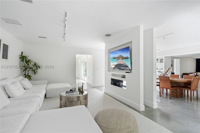 4001 Monserrate St, Coral Gables, FL 33146