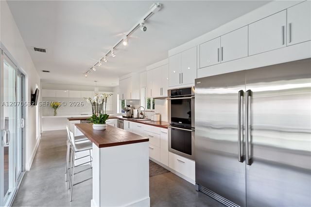 4001 Monserrate St, Coral Gables, FL 33146