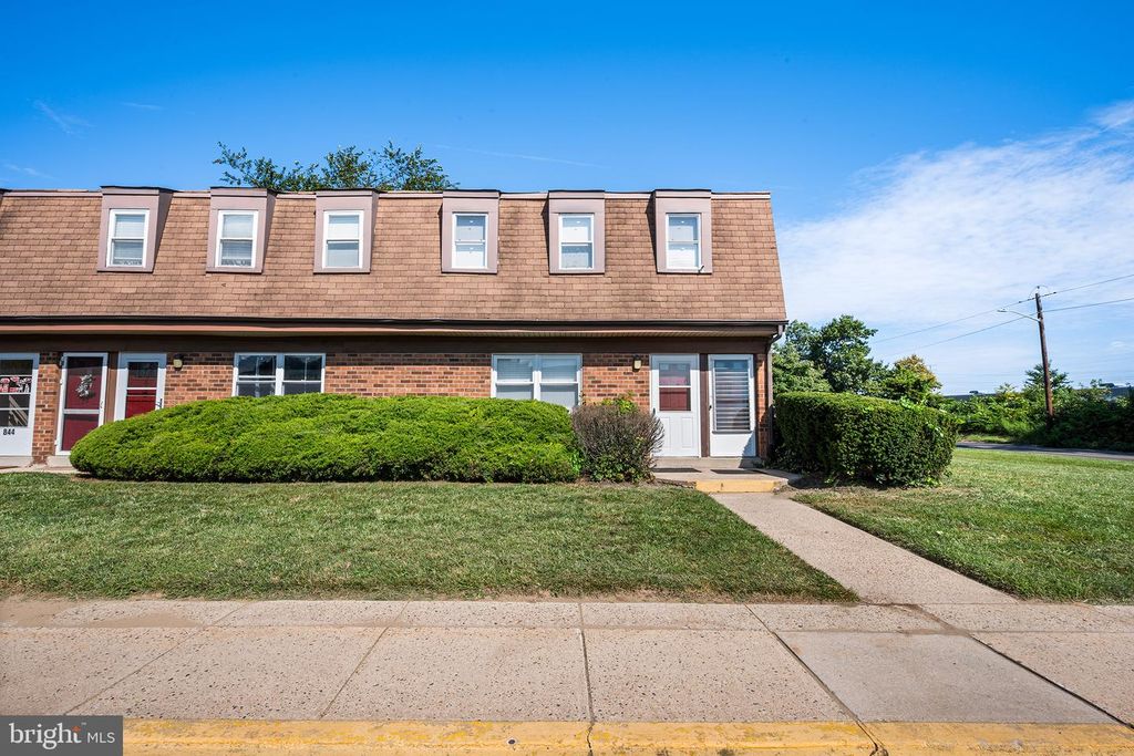 847 HENRI CT, BURLINGTON, NJ 08016 — exterior