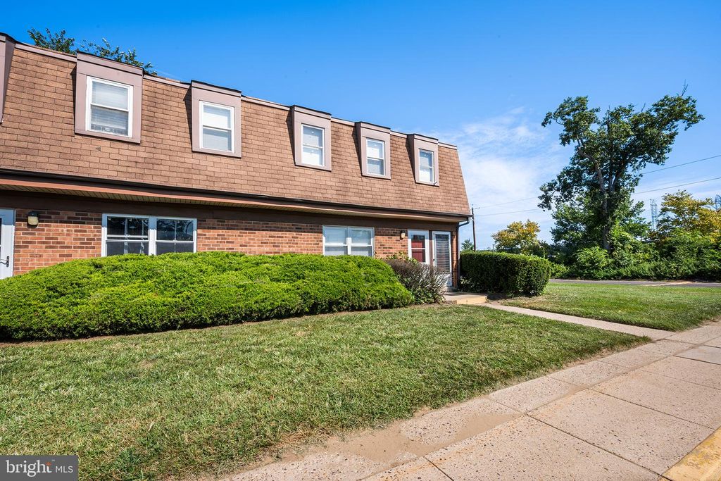 847 HENRI CT, BURLINGTON, NJ 08016 — photo 2