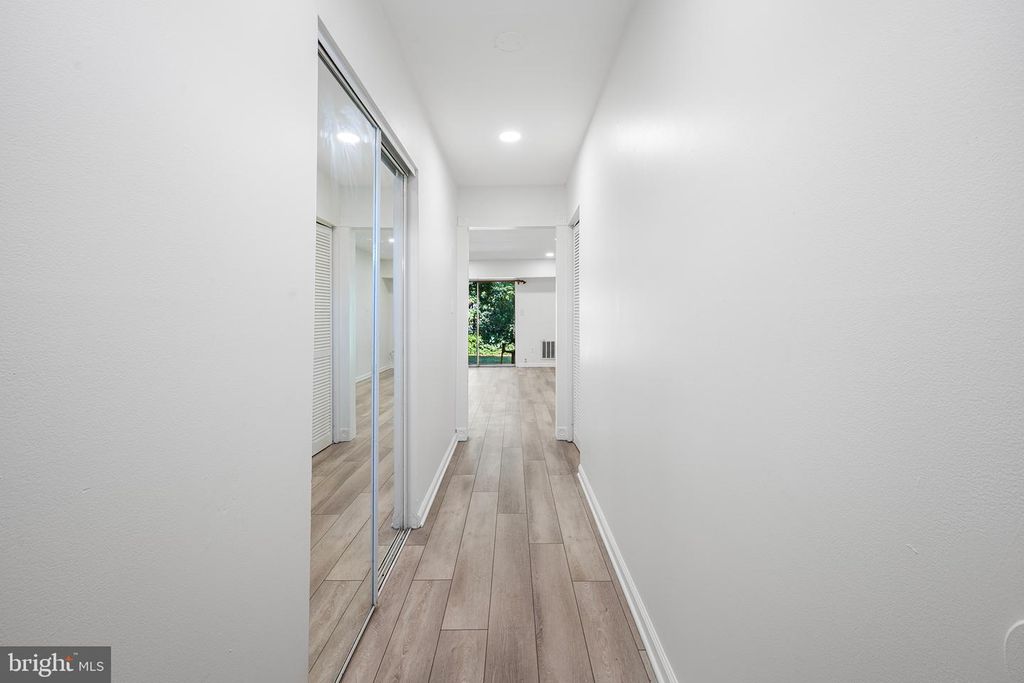 847 HENRI CT, BURLINGTON, NJ 08016 — photo 4