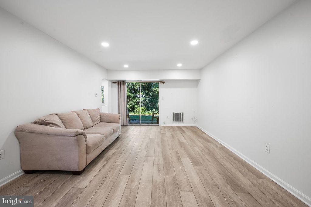 847 HENRI CT, BURLINGTON, NJ 08016 — photo 5