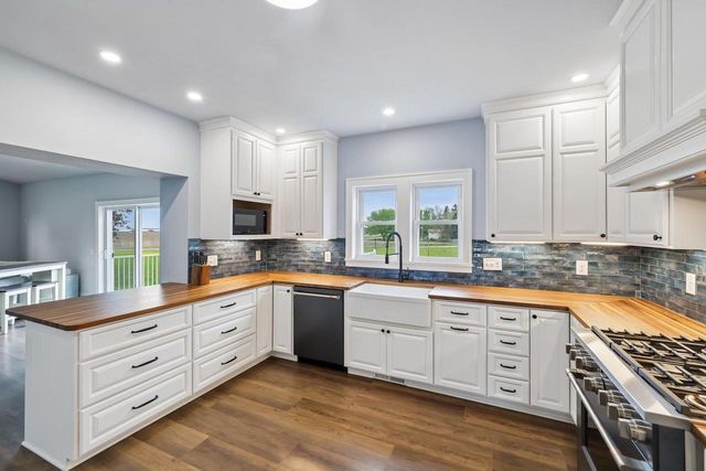 5833 Town Hall Drive, Sun Prairie, WI 53590