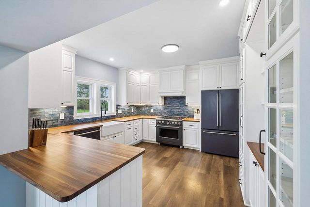 5833 Town Hall Drive, Sun Prairie, WI 53590