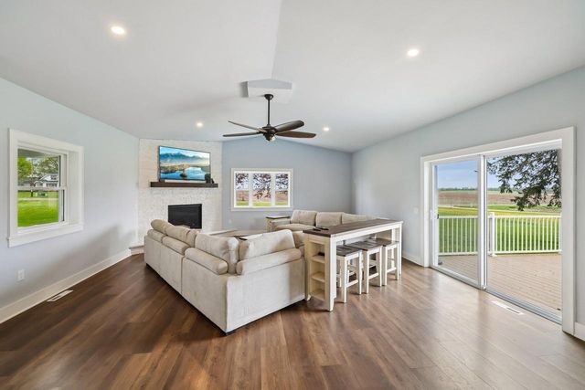 5833 Town Hall Drive, Sun Prairie, WI 53590