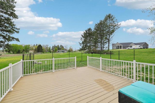 5833 Town Hall Drive, Sun Prairie, WI 53590