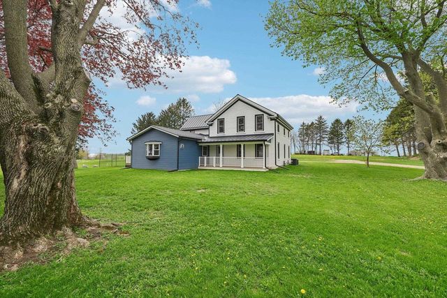 5833 Town Hall Drive, Sun Prairie, WI 53590