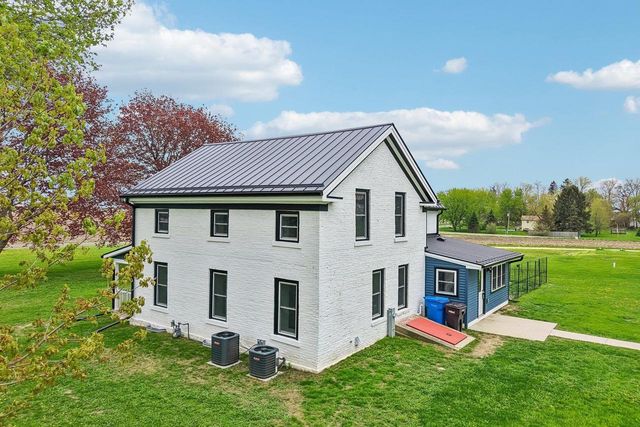 5833 Town Hall Drive, Sun Prairie, WI 53590