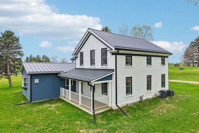 5833 Town Hall Drive, Sun Prairie, WI 53590