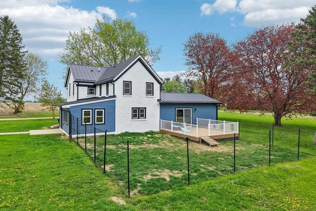 5833 Town Hall Drive, Sun Prairie, WI 53590