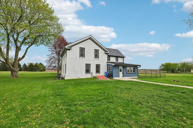 5833 Town Hall Drive, Sun Prairie, WI 53590