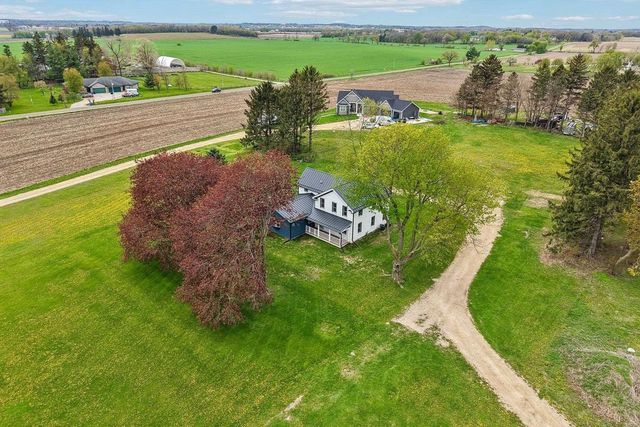 5833 Town Hall Drive, Sun Prairie, WI 53590