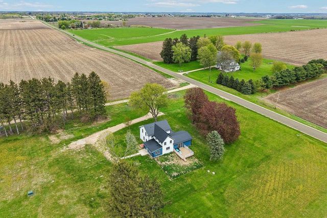 5833 Town Hall Drive, Sun Prairie, WI 53590
