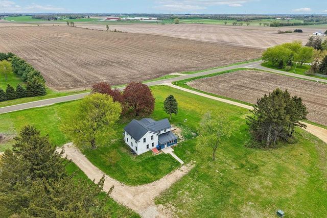 5833 Town Hall Drive, Sun Prairie, WI 53590