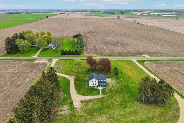 5833 Town Hall Drive, Sun Prairie, WI 53590