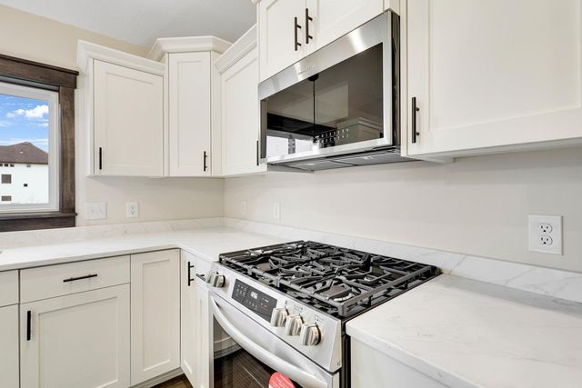 17762 Empire Trail, Lakeville, MN 55044