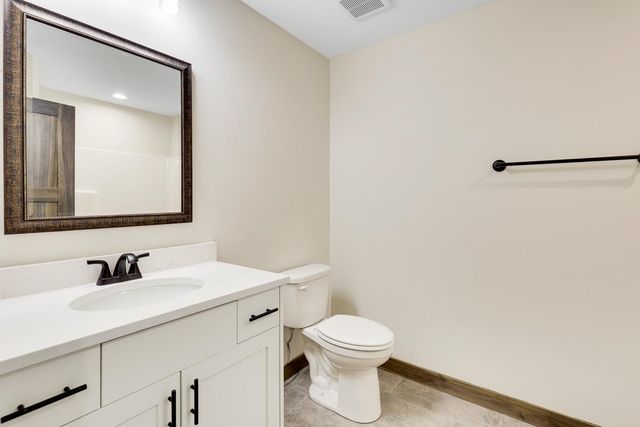 17762 Empire Trail, Lakeville, MN 55044