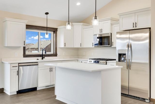 17762 Empire Trail, Lakeville, MN 55044