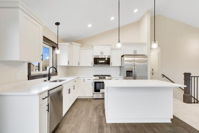 17762 Empire Trail, Lakeville, MN 55044