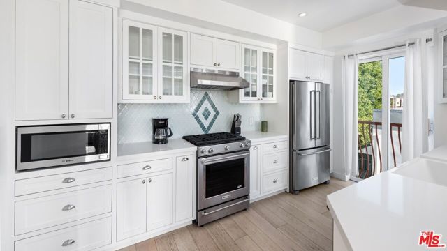 320 S Willaman Drive 2, Los Angeles, CA 90048