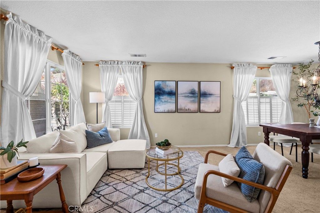 29890 Berkshire, Castaic, CA 91384 — photo 3