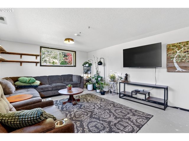 8439 Se COTTRELL Rd, Boring, OR 97009