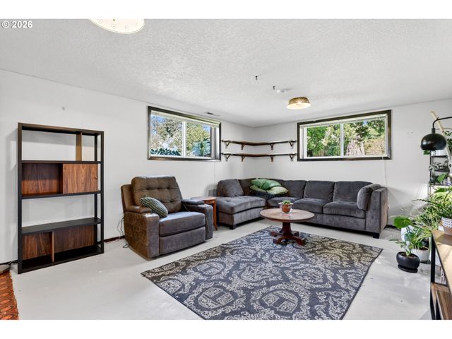 8439 Se COTTRELL Rd, Boring, OR 97009