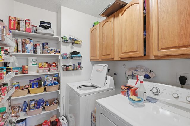 1616 Cerro Crestado Drive NW, Los Lunas, NM 87031