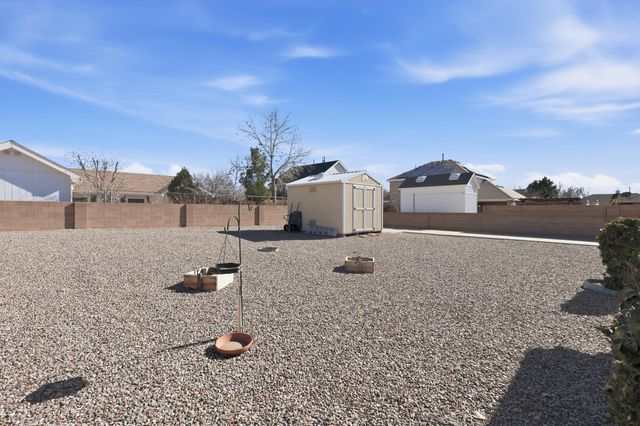 1616 Cerro Crestado Drive NW, Los Lunas, NM 87031