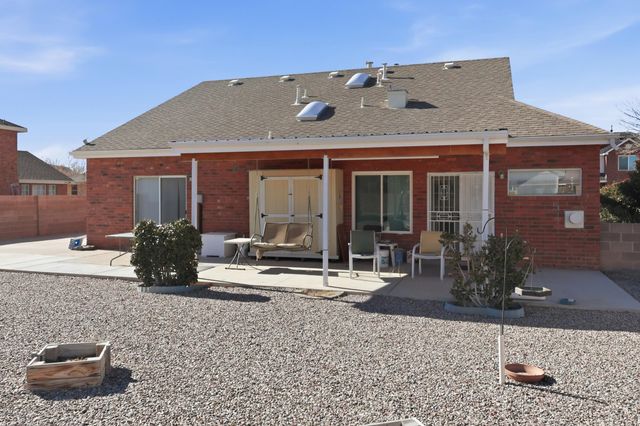 1616 Cerro Crestado Drive NW, Los Lunas, NM 87031