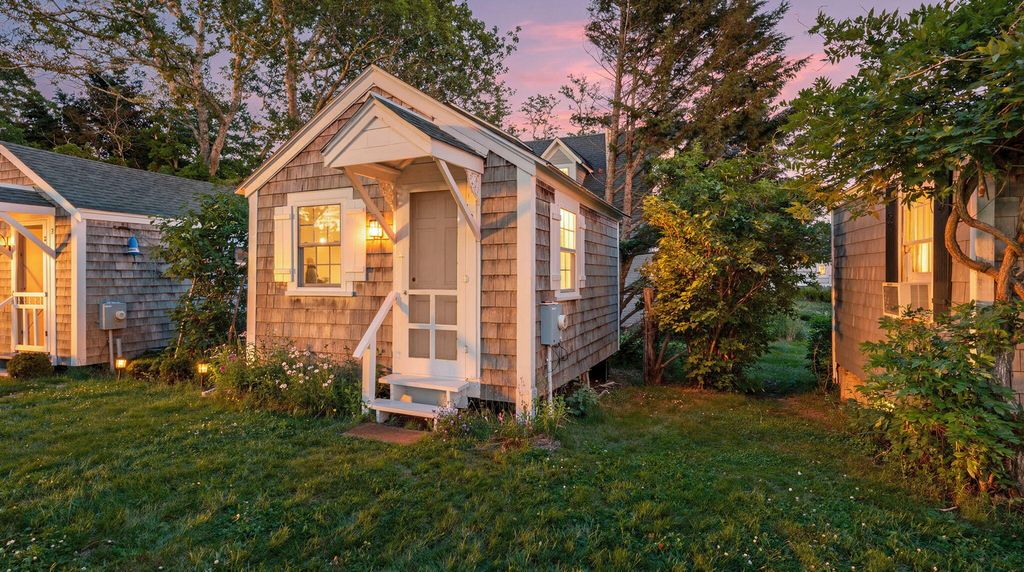 17 Shore Road 2, North Truro, MA 02652