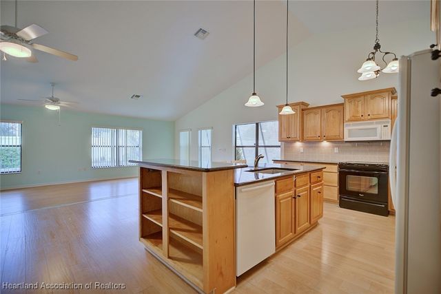 2434 N Orangewood Street, Avon Park, FL 33825