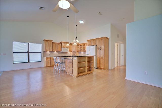 2434 N Orangewood Street, Avon Park, FL 33825