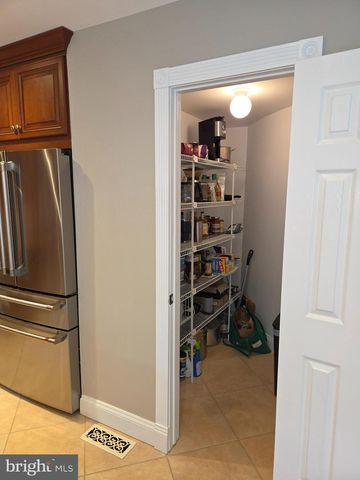 3 FULTON DR, Mount Laurel, NJ 08054
