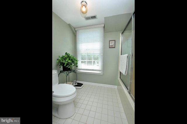 3 FULTON DR, Mount Laurel, NJ 08054