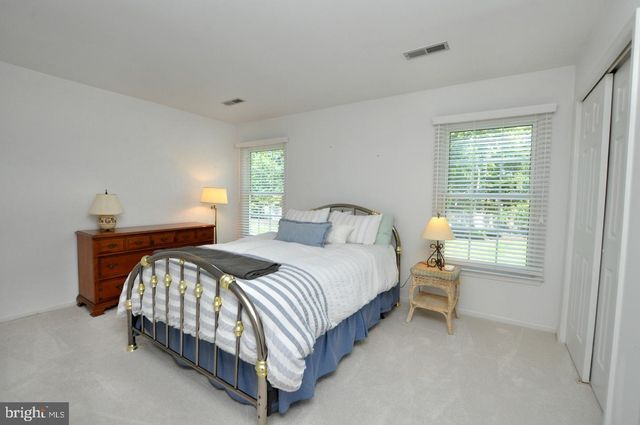 3 FULTON DR, Mount Laurel, NJ 08054