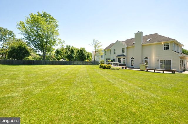 3 FULTON DR, Mount Laurel, NJ 08054