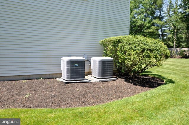 3 FULTON DR, Mount Laurel, NJ 08054