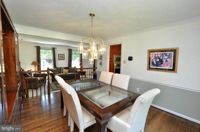 3 FULTON DR, Mount Laurel, NJ 08054