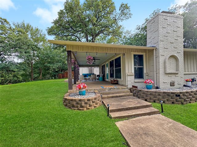 286 Lakewood Lane, Pottsboro, TX 75076