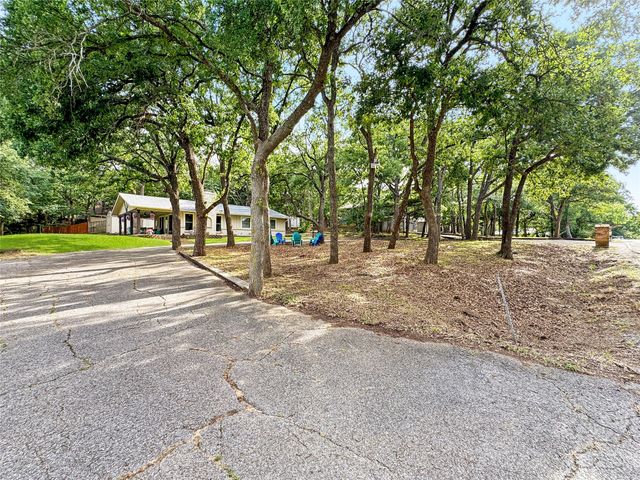 286 Lakewood Lane, Pottsboro, TX 75076