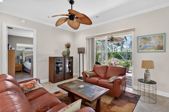 7982 SE Hempstead Circle, Hobe Sound, FL 33455