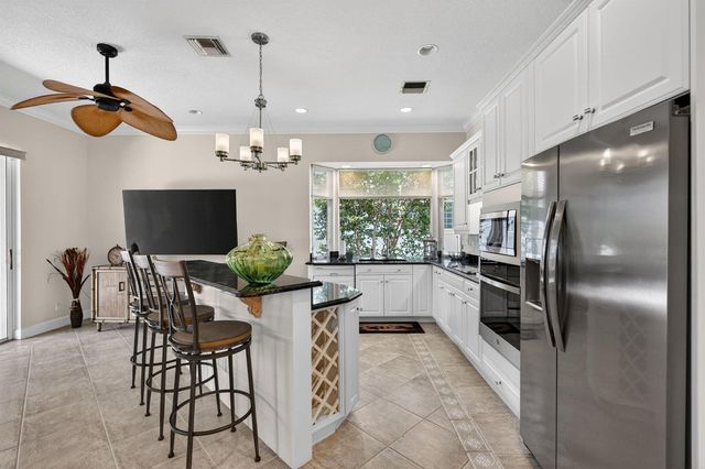 7982 SE Hempstead Circle, Hobe Sound, FL 33455