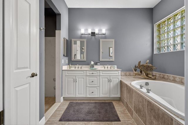 7982 SE Hempstead Circle, Hobe Sound, FL 33455
