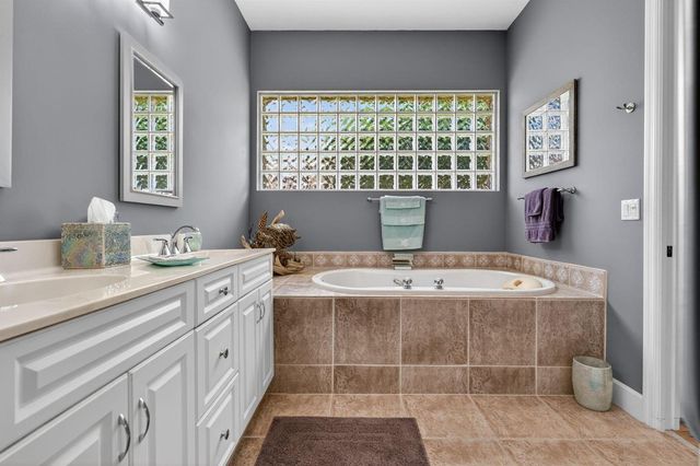 7982 SE Hempstead Circle, Hobe Sound, FL 33455