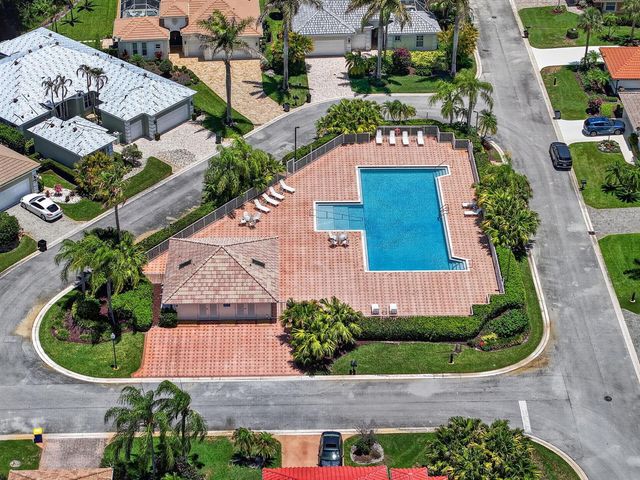 7982 SE Hempstead Circle, Hobe Sound, FL 33455