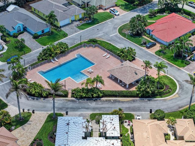 7982 SE Hempstead Circle, Hobe Sound, FL 33455